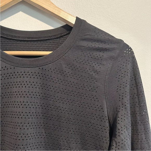 Lululemon breeze by top - Picture 5 of 5